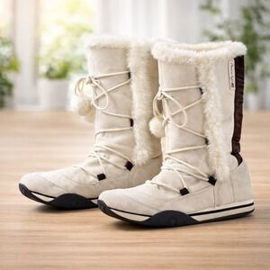American Eagle Cream Faux Fur Pom Pom Snow Boots Tall Lace Up Size 8.5 Y2K Retro